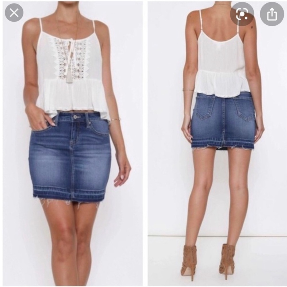 KANCAN LOS ANGELES (JUNIORS) DENIM RAW FRINGE HEM MINI SKIRT SIZE 11